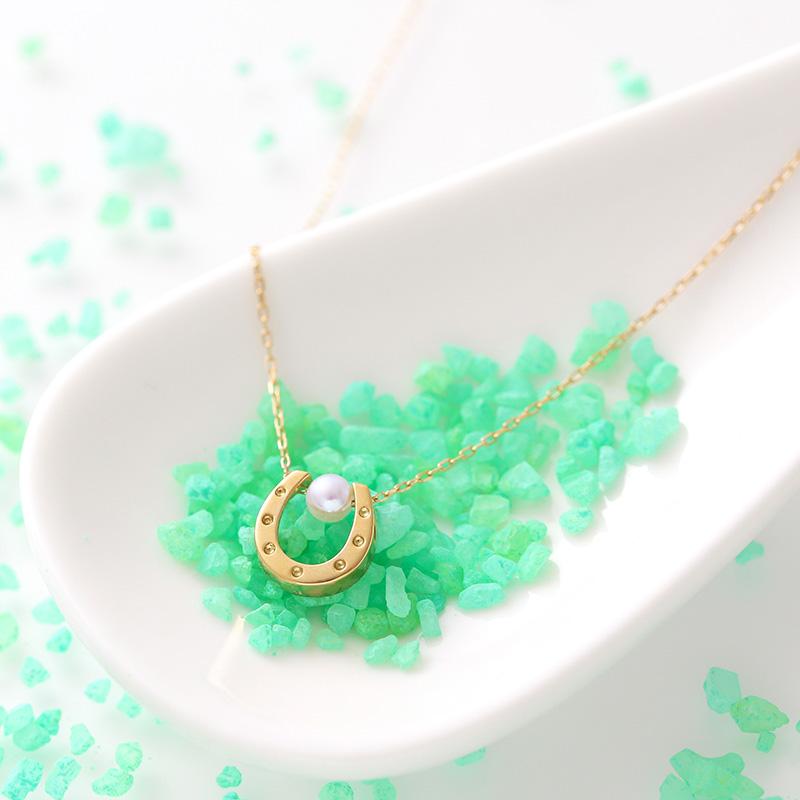 パール ネックレス 一粒 k18 馬蹄 ホースシュー ゴールド レディース 女性 カジュアル 18金 18k シンプル アジャスター 入学式 ギフト チェーン 華奢 卒業式の画像