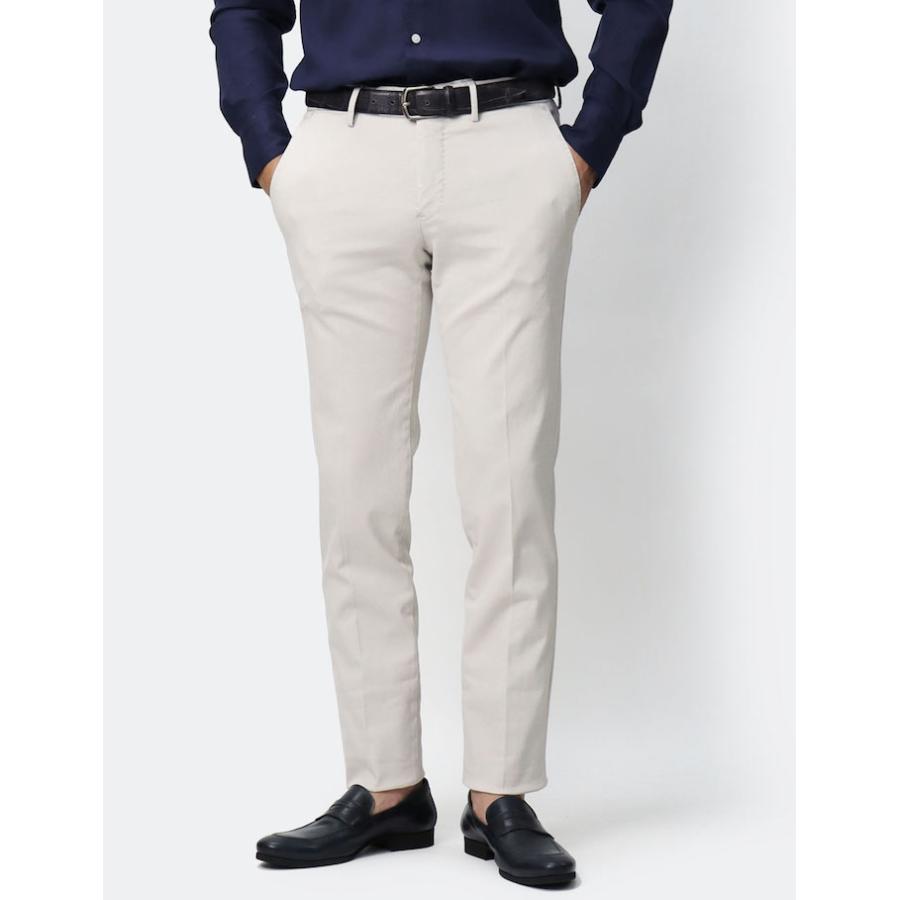 PT TORINO ストレッチコットン ノープリーツ スラックス　オフホワイト BEAMS OUTLET｜PT TORINO / 別注 ストレッチ コットンツイル ノー