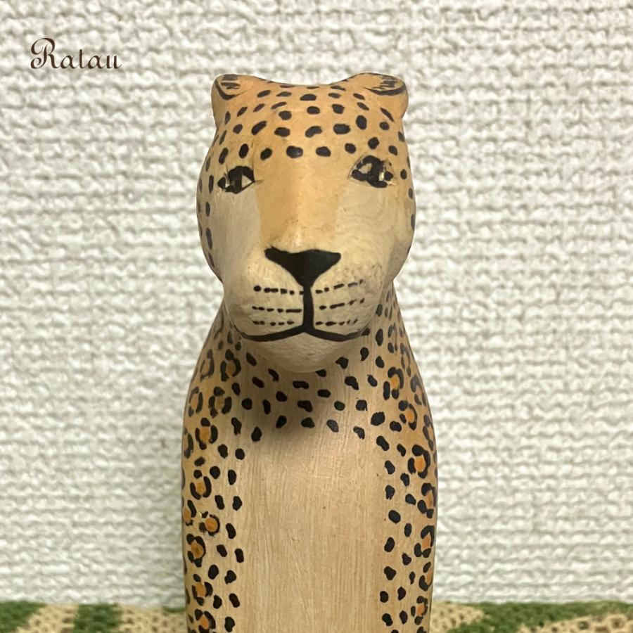 2026 置物 動物オブジェ ヒョウ 置物 お座りアニマル 木彫り 素朴