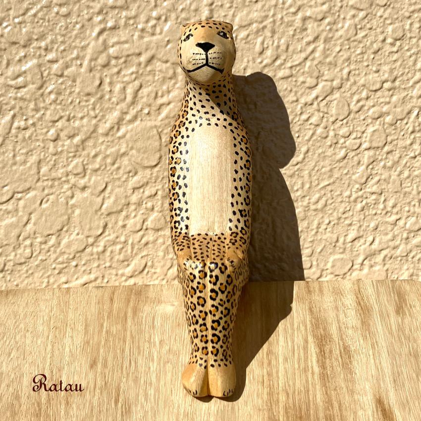 2026 置物 動物オブジェ ヒョウ 置物 お座りアニマル 木彫り 素朴