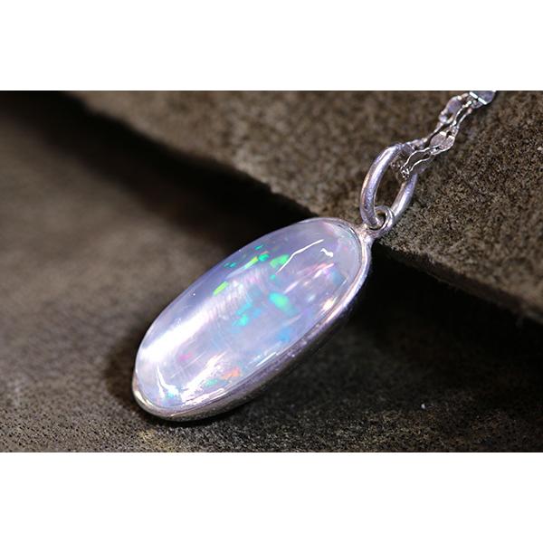 ウォーター オパール ネックレス 3.970カラット 18金ホワイトゴールド  