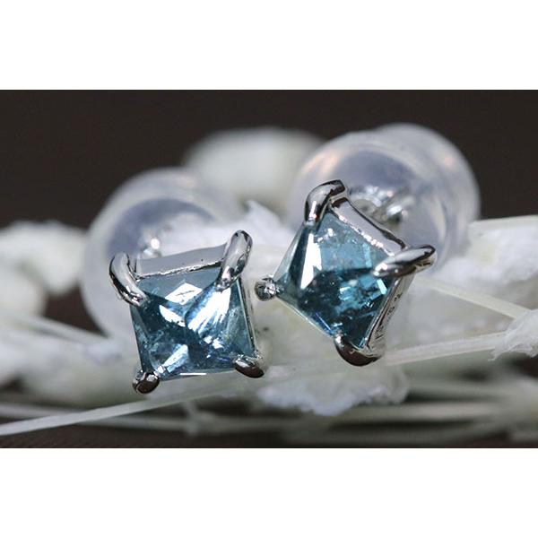 ブルーダイヤモンド（トリーテッド） ピアス 0.64ct PT900 一粒ダイヤ 
