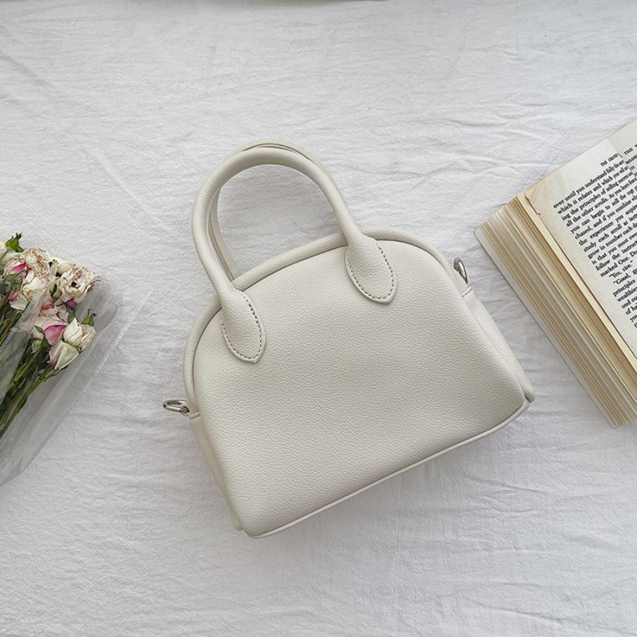 ☆ ホワイト ショルダーバッグ かばん 斜め掛け 肩掛け おしゃれ