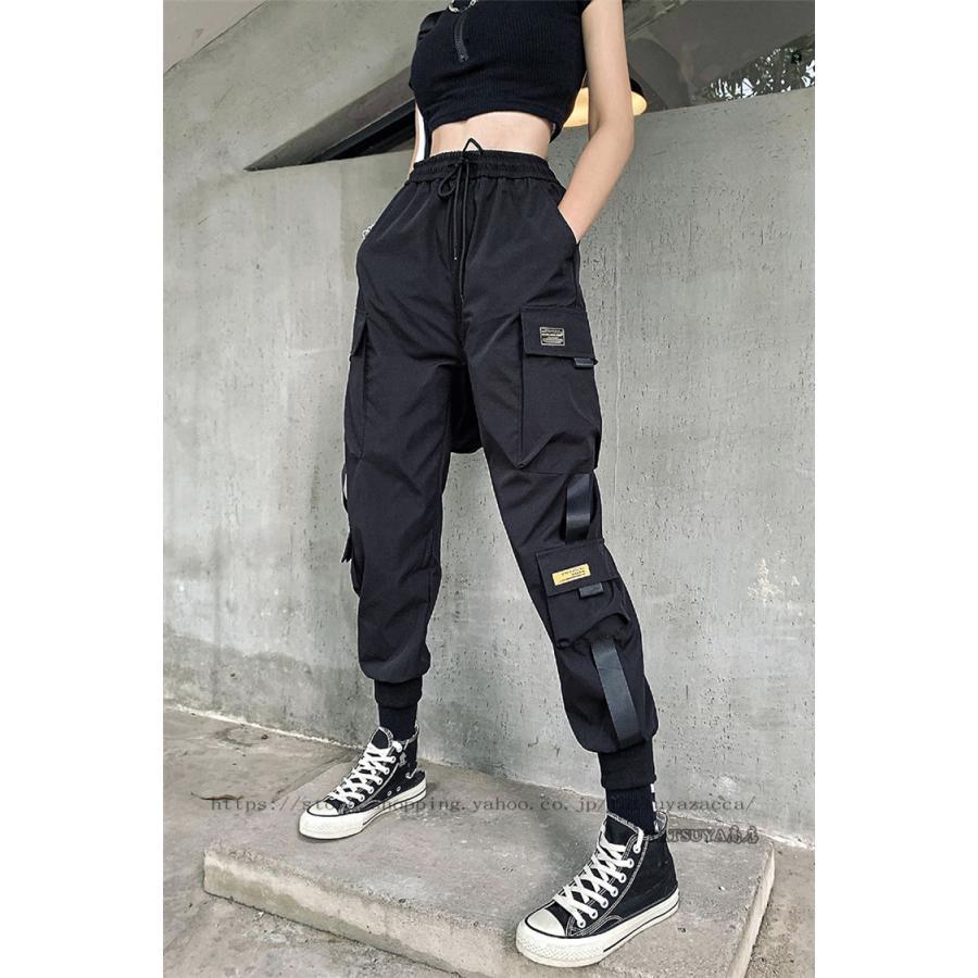 素晴らしい外見 カジュアル カードパンツ L ジョガー 細身 多機能 プラダスポーツ PRADA サイズ40 黒 赤いラインがカッコいいカーゴパンツ