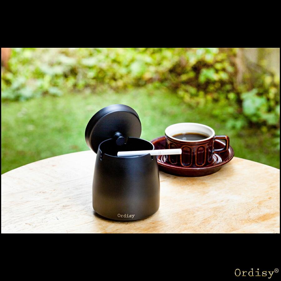 灰皿 蓋付き ステンレス 屋外 ふた付き おしゃれ 高級 フタ付 水洗い可 密閉性 滑り止め 錆びない 防臭 車 携帯灰皿 限定品 電子タバコ 防雨 頑丈 分厚い 防風