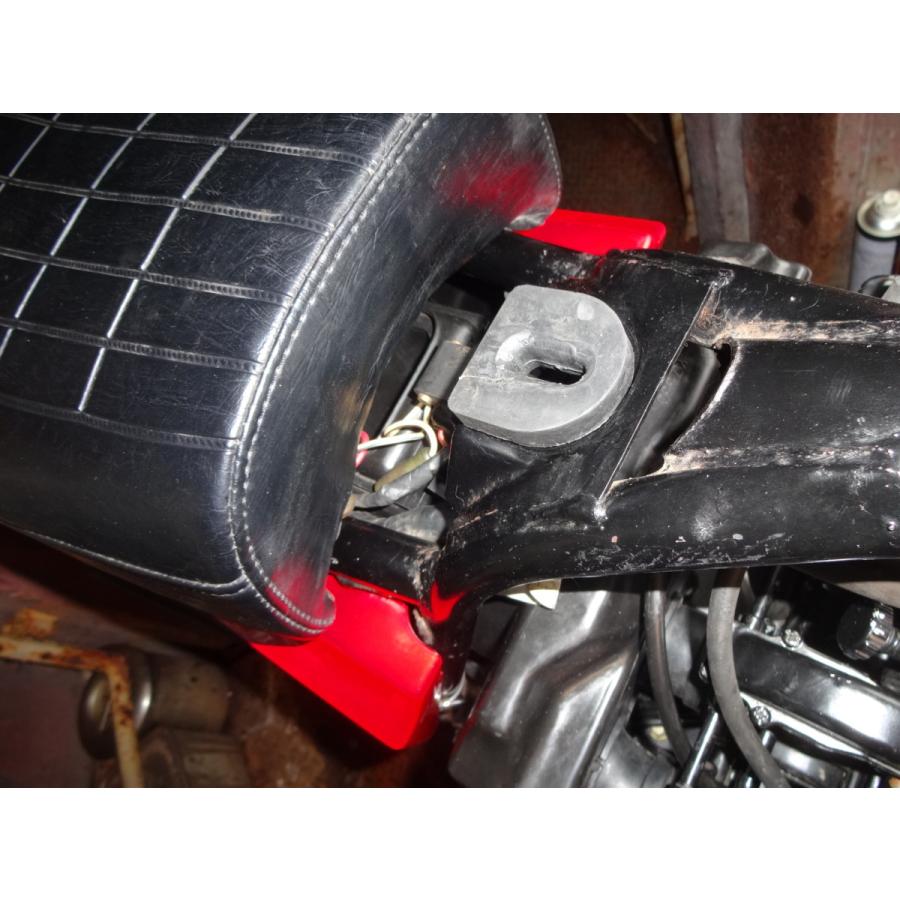 純正 KZ1000J,R Z400FX系等用 タンク 用 マウントラバー 後方下側 (3