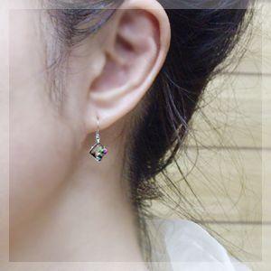 フックピアス あすつく pt900 プリンセスカット ミスティックトパース 