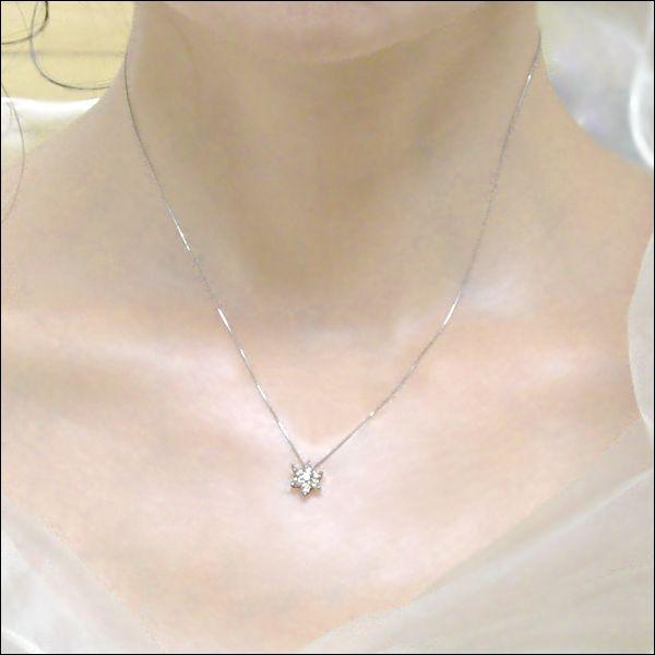 ペンダントネックレス あすつく【完全無色透明Fカラー】pt900 0.3ct
