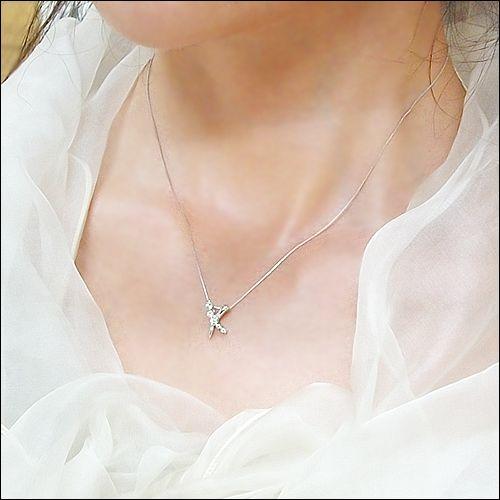 ペンダントネックレス【完全無色透明Gカラー】あすつくpt900 0.20ct