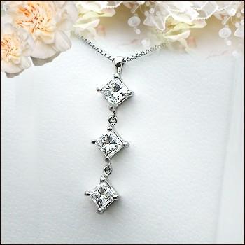 Pt900天然ダイヤモンド☆プリンセスカットミステリーのミル打ち