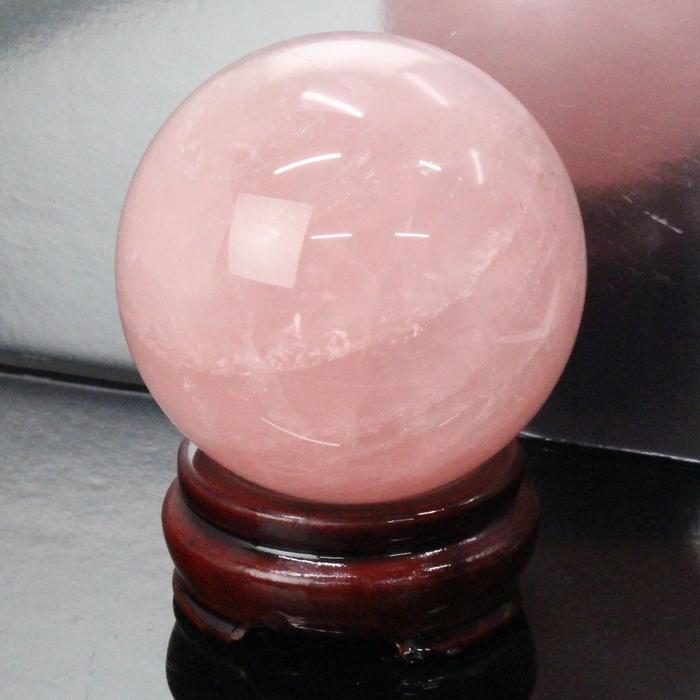 【厳選一点物 65mm】 ローズクォーツ 丸玉 【おすすめの逸品】 大玉 水晶玉 原石 ローズクォーツ丸玉 メンズ レディース 人気 おすすめ 天然石の画像