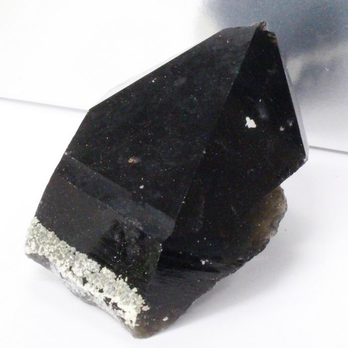 モリオン 原石 【厳選 一点物】 原石 石 鉱石 インテリア モリオン原石 Morion 黒水晶 魔除け 邪気払い 浄化 パワーストーンの画像