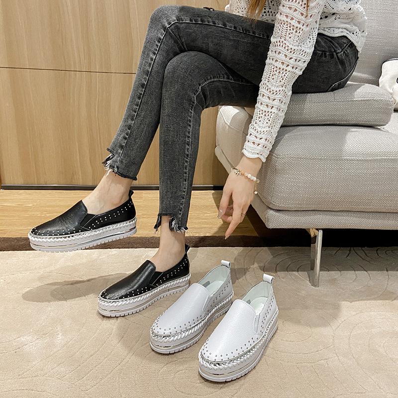 スリッポン レディース 厚底 軽量 歩きやすい リベット レザースニーカー おしゃれ 履きやすい サイドゴム ローカット ヒール 4cm 厚底スニーカー ローファー Nydx2 Zbl エピソード Episode 通販 Yahoo ショッピング