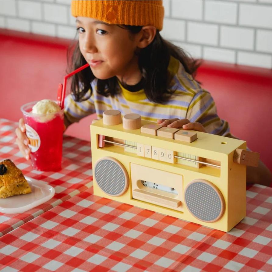 kiko 木製おもちゃ テープレコーダー ラジカセ型のおもちゃ 録音 レトロ K034 kiko+&gg* 木のおもちゃ tape recorder キコ&ジジ｜lulumina｜07