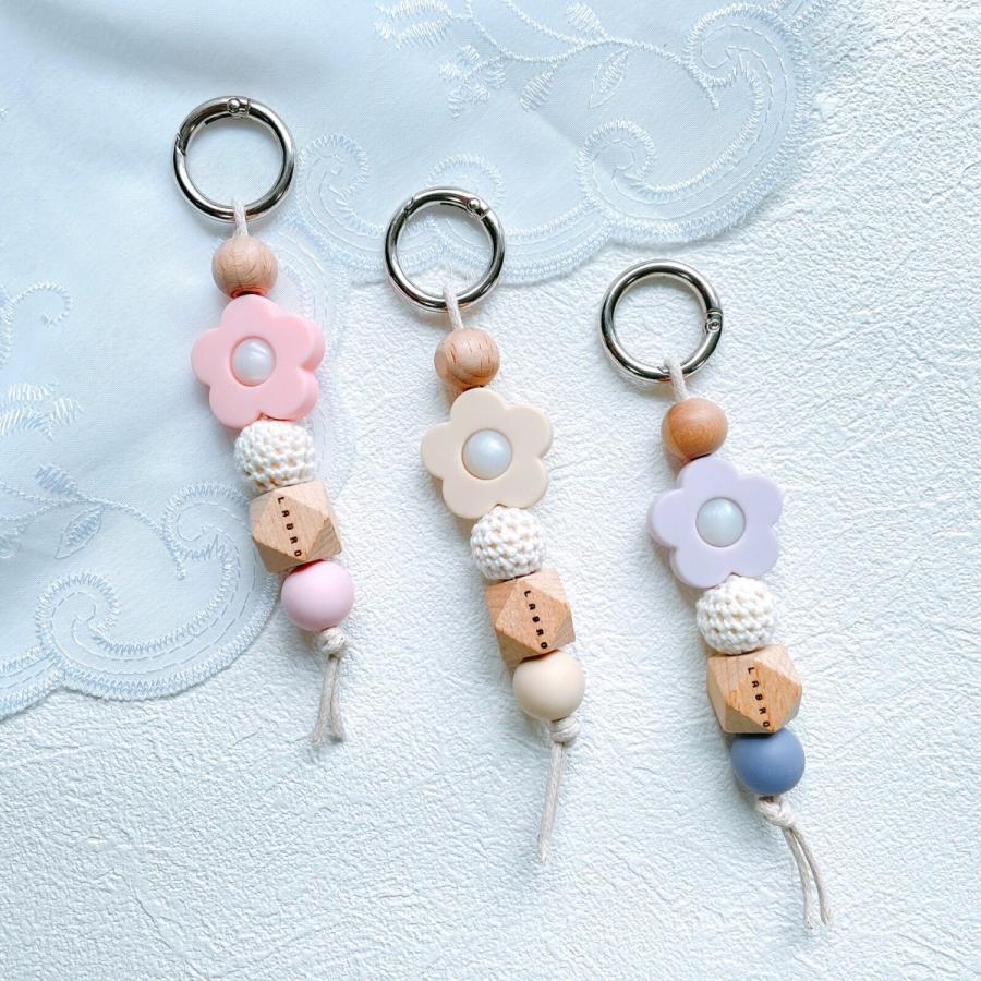 LABRO チャーム キーホルダー 花モチーフ 木製 ビーズ 出産準備 ベビー