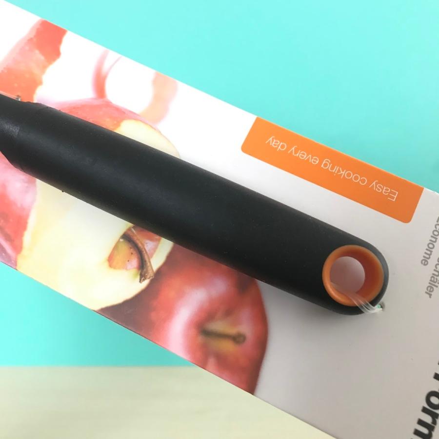 Fiskars フィスカース 機能型スイベルブレード ピーラー フィンランドの文房具です Fi45FFSwivelbladepeeler