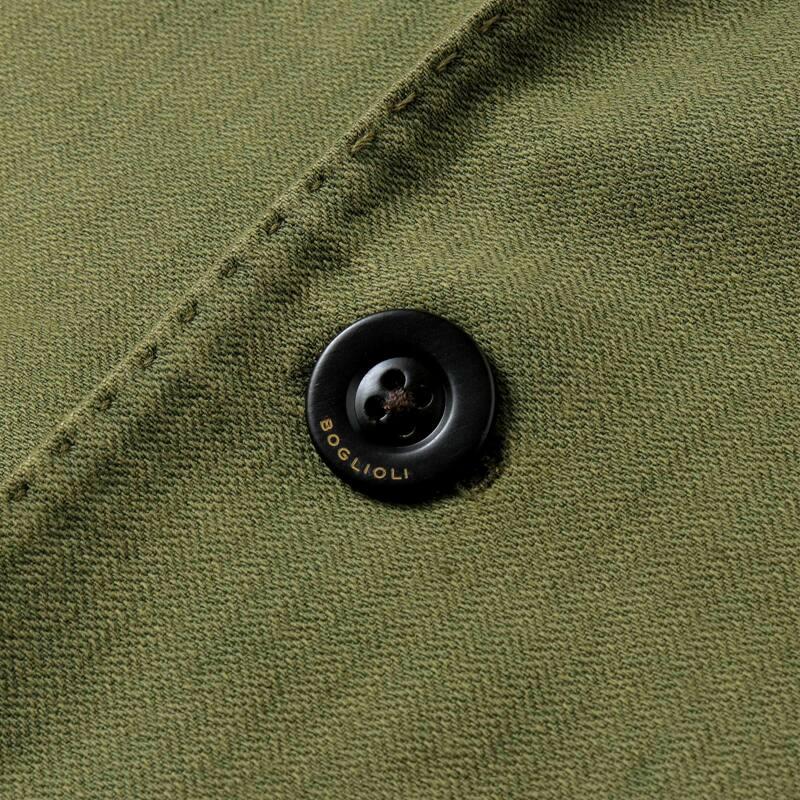 BOGLIOLI / ボリオリ ガーメントダイリネンコットンストレッチヘリンボーン3Bジャケット(COAT) （オリーブグリーン）の画像