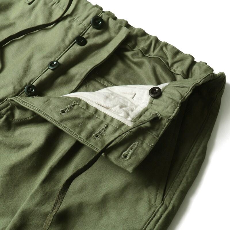 INCOTEX SLACKS / インコテックス スラックス ウォッシュドコットンサテンウエストシャーリングクロップドカーゴパンツREGULAR FIT(10S196/60610) （グリーン）の画像