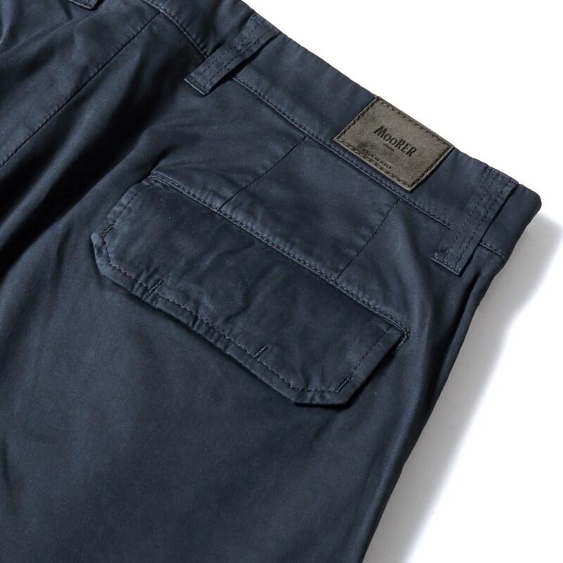 MOORER / ムーレー コットンシルクストレッチサテンカーゴショーツ(ARON-SEC) （NAVY）の画像