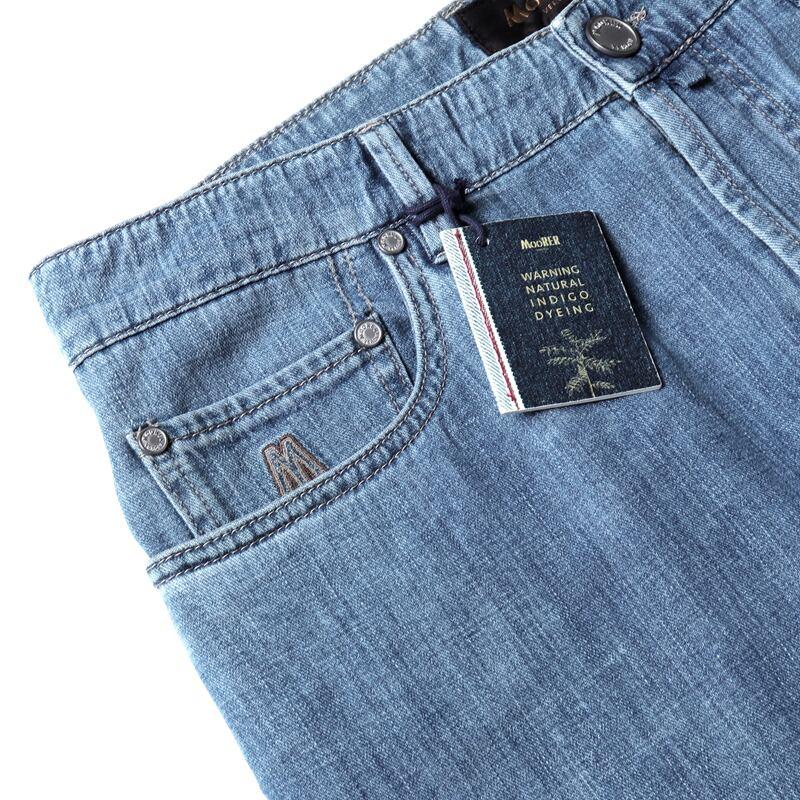 MOORER / ムーレー ウォッシュドコットンシルクストレッチライトオンステーパードデニムパンツ(PAVEL-33 LIGHT DENIM) （LIGHT DENIM）の画像