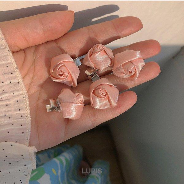 no.93 ハンドメイド　クリスマスカラーの華やかヘアアクセサリー✩.*˚ no.93 ハンドメイド クリスマスカラーの華やかヘアアクセサリー