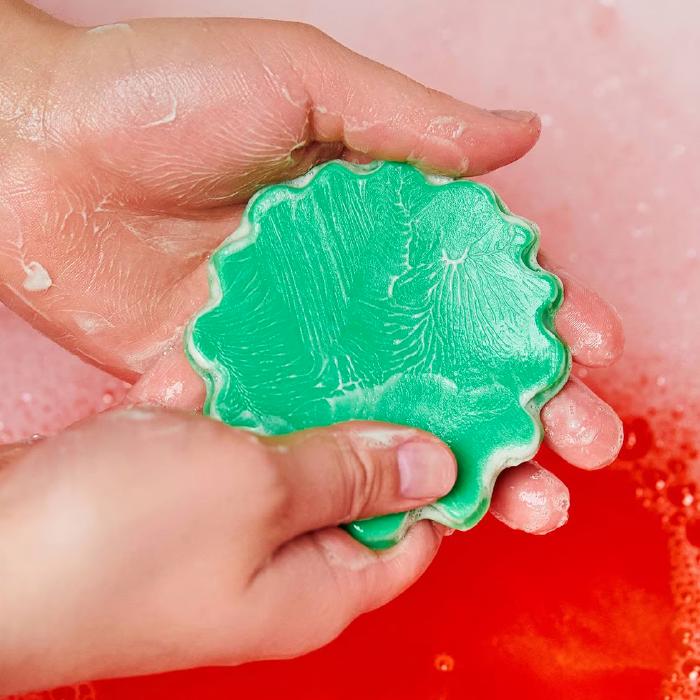 LUSH ラッシュ 公式 ラブバーガー ギフト バスボム バブルバー 入浴剤 泡風呂 ソープ ホワイトデー プレゼント向け 手作り コスメ ラッピング｜lush｜08