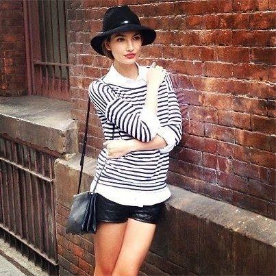 CELINE（セリーヌ） celine TRIO bag ラージ ブラック レッド 在庫あり
