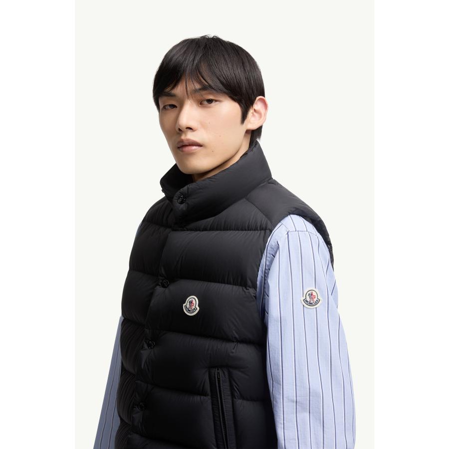 MONCLER(モンクレール)TIB GILET 8A 美品 商談成立 MONCLER