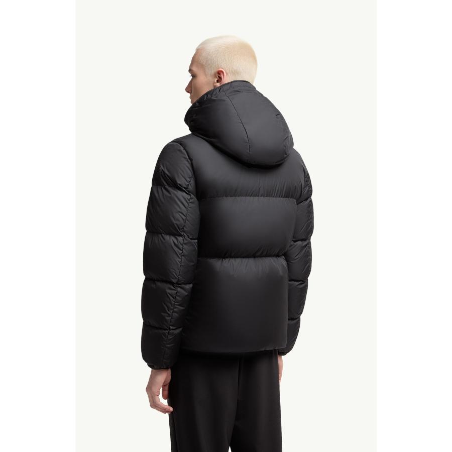 値下げ！モンクレール 02 MONCLER メンズ ダウンジャケットブラック 黒 MONCLER（モンクレール） ダウンジャケット メンズ MONTCLA ダウン
