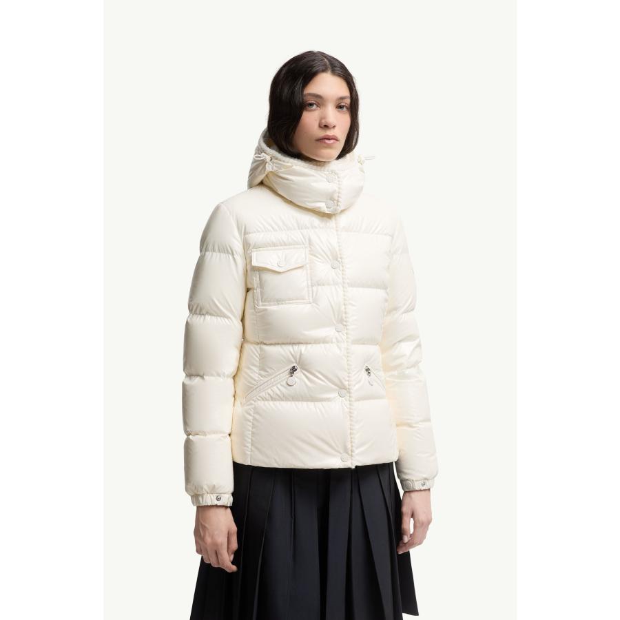 ⭐️モンクレール　ライトダウンJOELLE 3Ａ100⭐️ MONCLER（モンクレール） ダウン ダウンジャケット イジェレ IGELLE