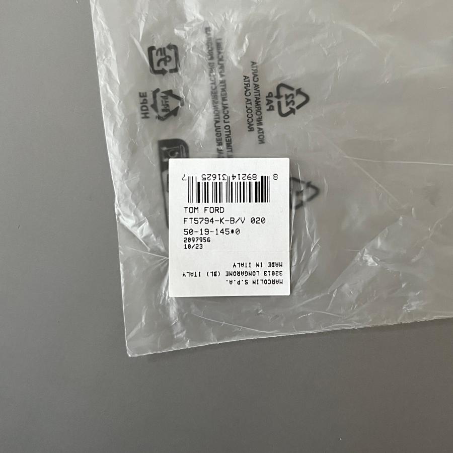 トムフォード メガネ サーモント ブロー クリア グレー 灰 スタイリッシュ かっちりしすぎないサーモントクリアグレー｜TOM FORD(トム