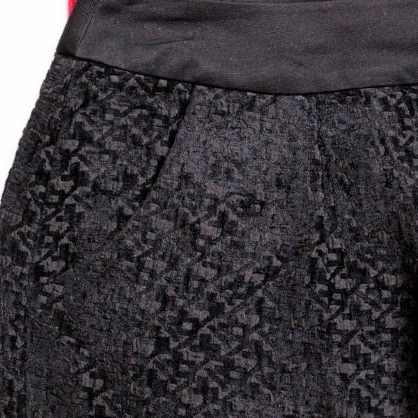 美品 ケティ Ketty ■ スカート ■ 冬 フロッキー加工 柄 上品  エレガント 厚手 Aライン タック タイトスカート サイズ3 ブラック｜luxury-closet｜02
