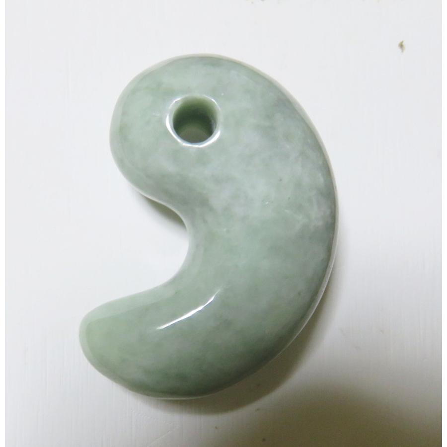 勾玉 翡翠　古代 　２５０６２９－４ 古代勾玉 本翡翠 ミャンマー産 AA 50mm前後 : luz - 通販 - Yahoo