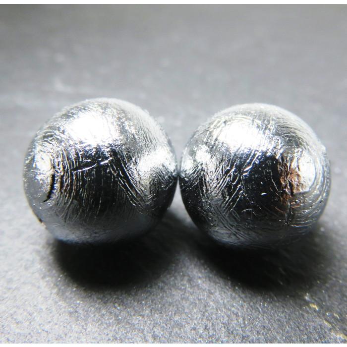 鉄質隕石ビーズ ギベオン Meteorite(メテオライト) 12.0mm玉 1粒売り  ムオニナルスタ メテオライト  ラウンド 穴空 パワーストーンの画像