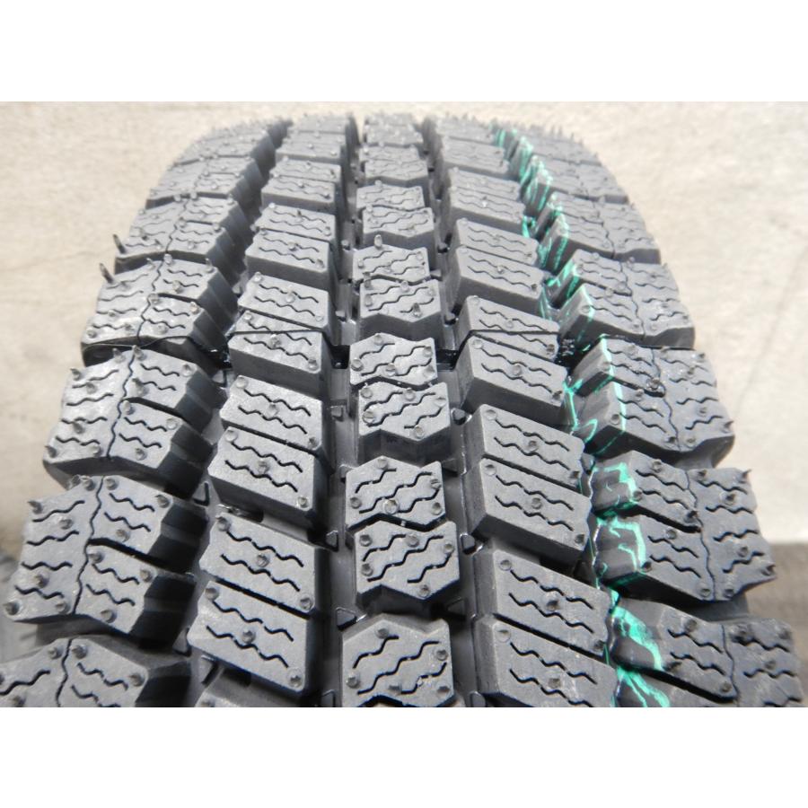 スタッドレスタイヤ 195/75R15 ﾗｲﾄﾄﾗｯｸ 2ﾄﾝ トーヨータイヤ