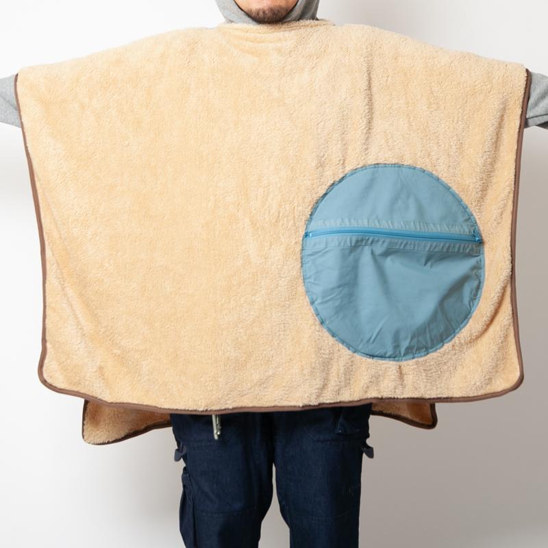 grn outdoor 60/40 CUSHION BLANKET GO9430F ブランケット クッション にこちゃん 毛布 キャンプ 用品 アウトドア ブランド 登山 テント かわいい おしゃれ 防寒｜m-and-agency｜11