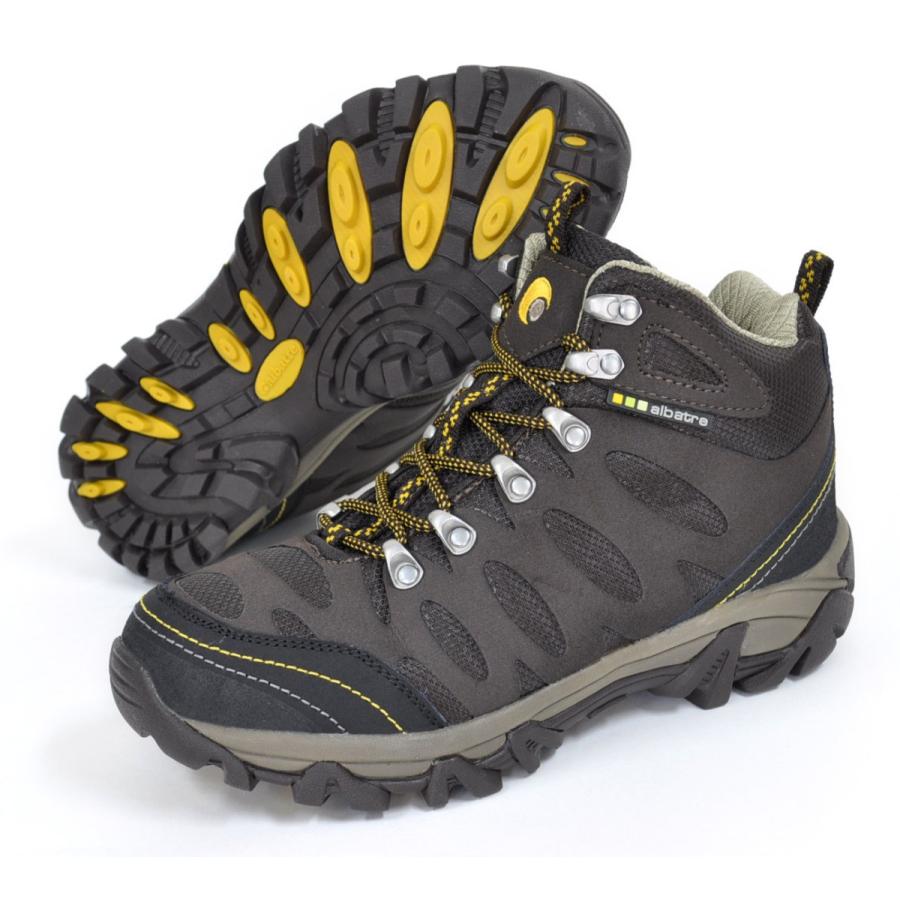 トレッキングシューズ トレッキングシューズ「Slow Memory Hike Mid GORE-TEX」を発売