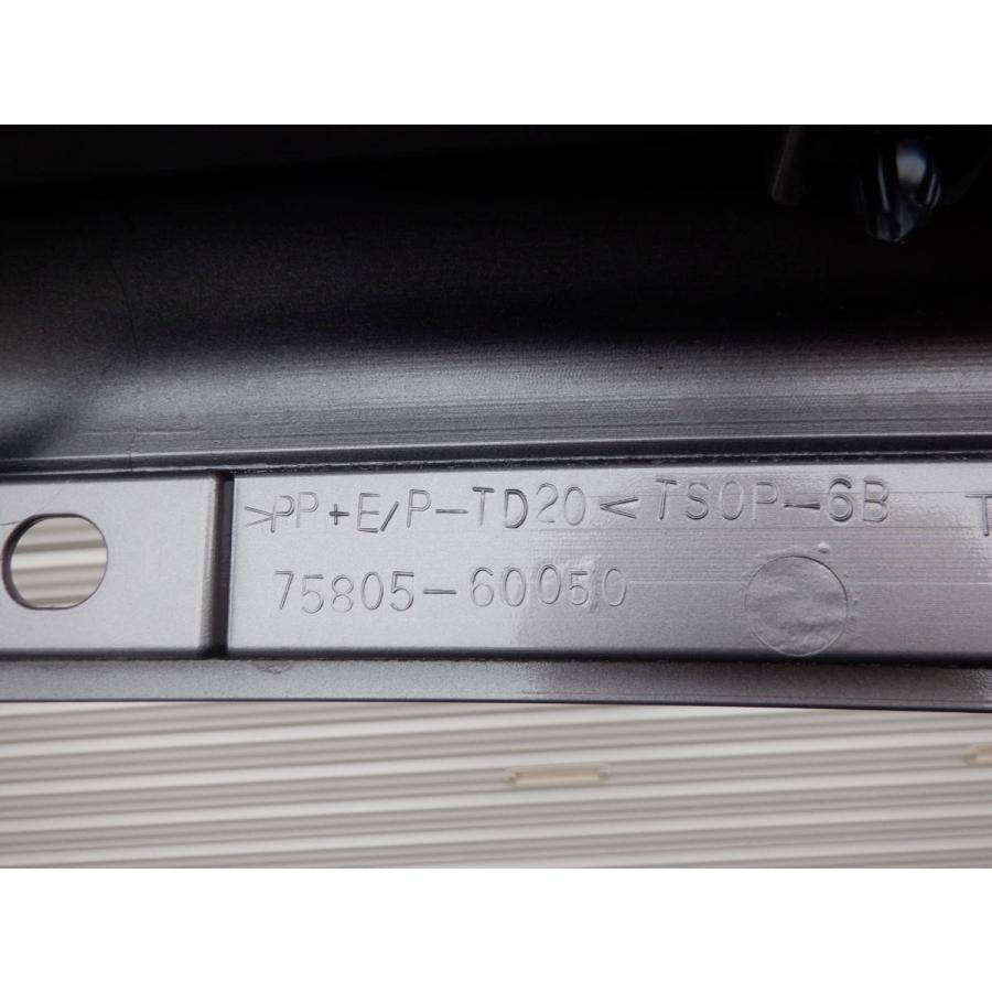 新車外し品 トヨタ純正 TRJ150W GDJ150W 150 ランドクルーザー
