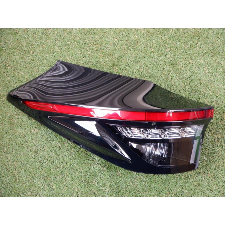 ハリアー30 トヨタ純正 テールランプ【新車外し】