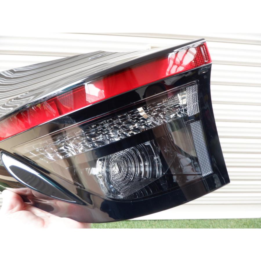 新車外し トヨタ純正 MXPB10 MXPB15 MXPJ10 MXPJ15 ヤリスクロス LED