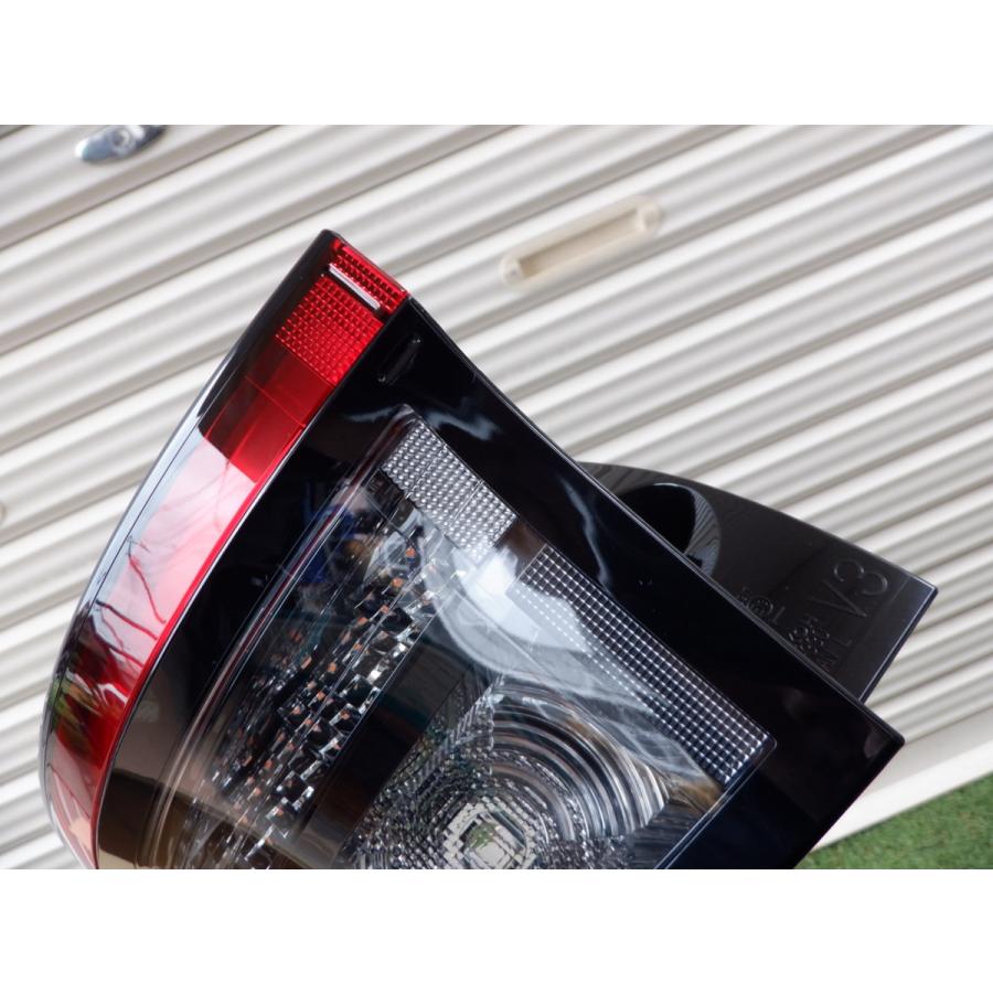 ハリアー30 トヨタ純正 テールランプ【新車外し】