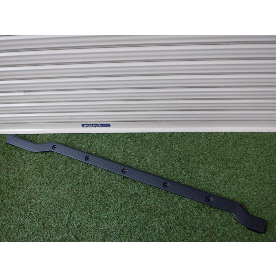 新車外し品 トヨタ純正 TRH200V 200 ハイエース リヤ ドア