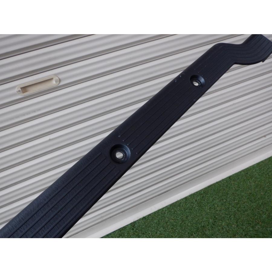 新車外し品 トヨタ純正 TRH200V 200 ハイエース リヤ ドア