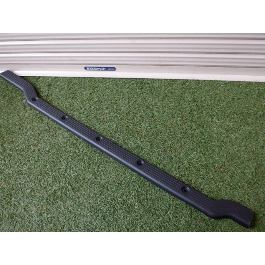 ハイエースバンDX 8型 新車外し スライドドア スカッフプレート左右