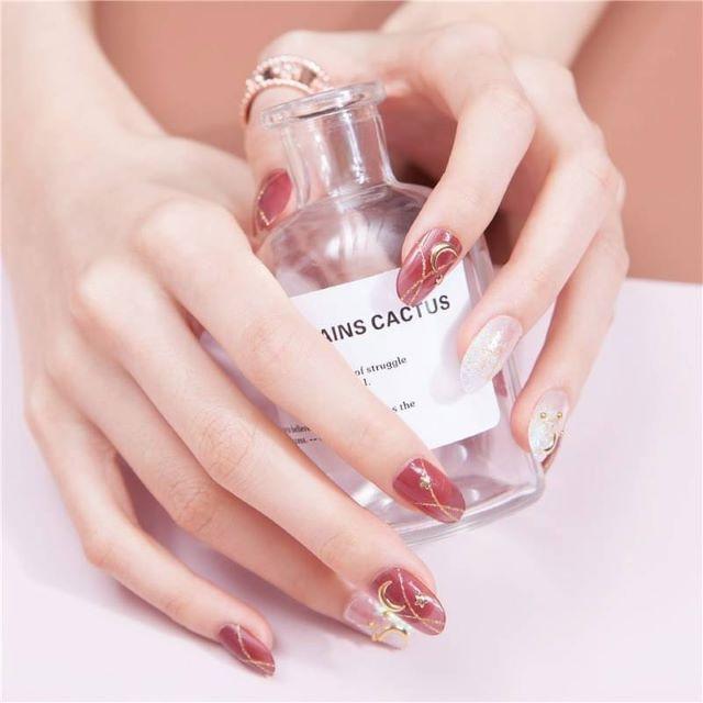 ネイルチップ 韓国 赤 月 ラメ シースルー ラメライン ムーン ラメグラ