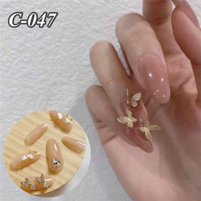 ブルーピンクラメグラデーション蝶々ニュアンスネイル 韓国 オーロラ 冬 成人式 ブルーピンクラメグラデーション蝶々ニュアンスネイル 韓国 オーロラ