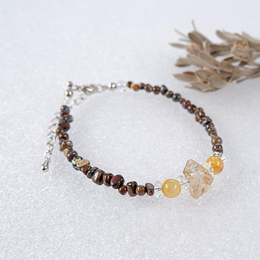 〜潜む輝き〜　オイルインクォーツとボルダーオパールのブレスレット　天然石アクセサリー　一点物 | 