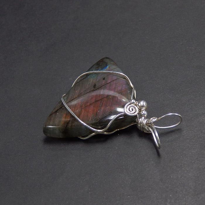 ラブラドライトのワイヤーペンダント |  | 03
