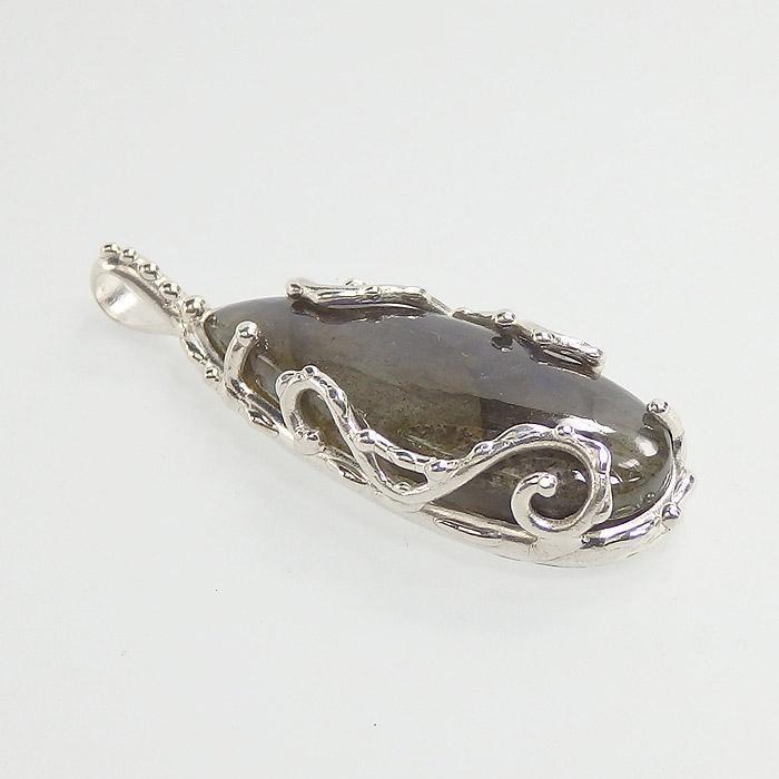 ラブラドライトの唐草フレームペンダント |  | 01