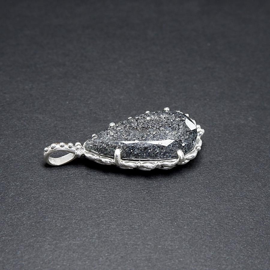 ブラックアベンチュリンの粒飾りペンダント ＊天然石アクセサリー　手作りアクセサリー　ペンダントトップ　一点物＊ |  | 03